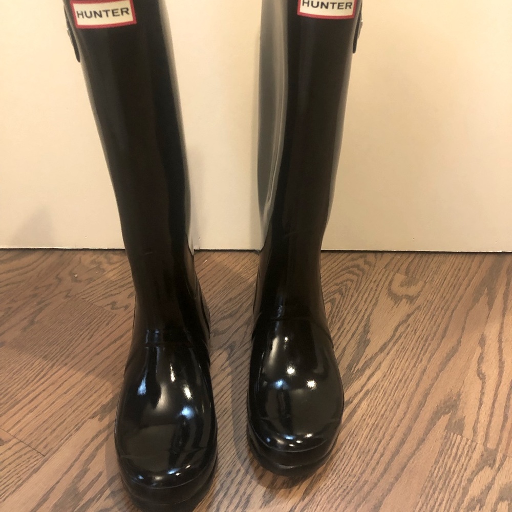 HUNTER tall black gloss rain boots size 10